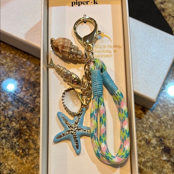 ✨Piper K Starfish Bag Charm / Key Chain 🐠🌊🐚🩵 - Picture 1 of 6